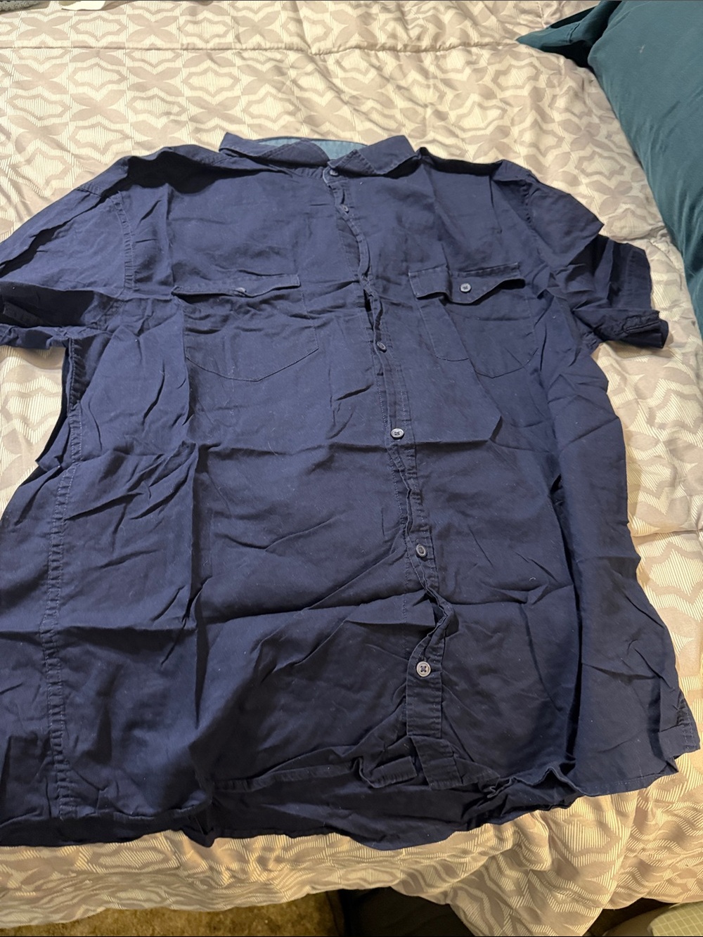 H&M Men’s Navy Short-Sleeve Button-Down Shirt